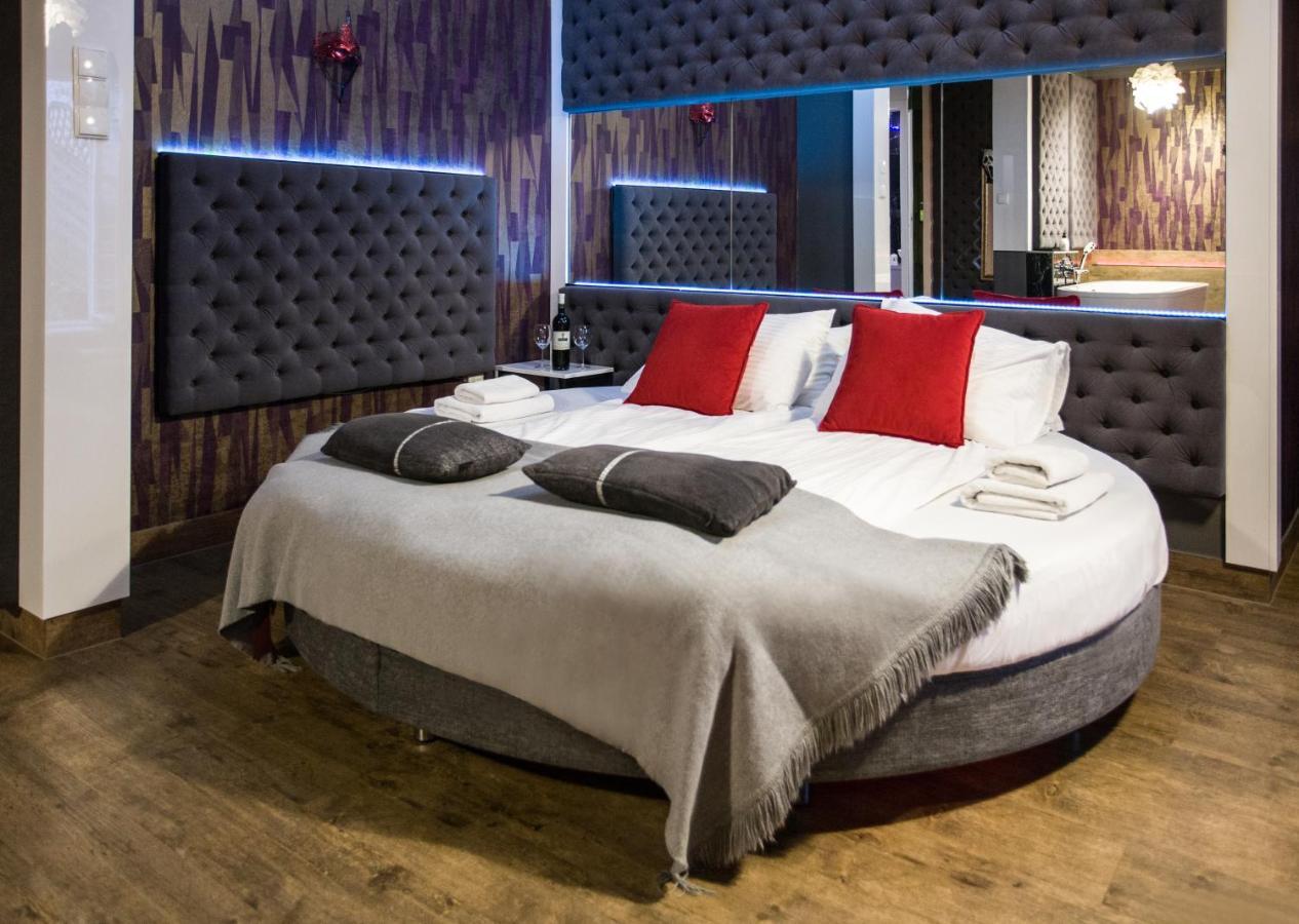 Yourplace Romantic Apartment With Private Patio Krasków Εξωτερικό φωτογραφία